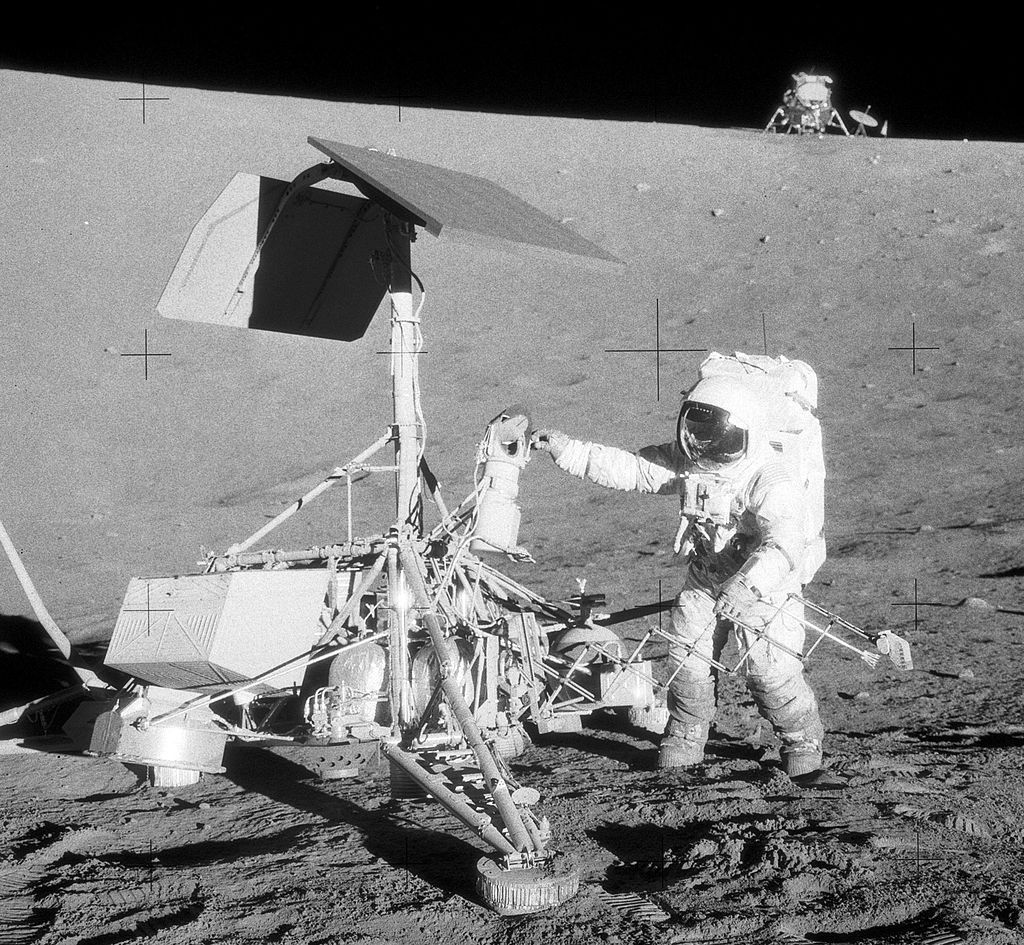 Il 17 aprile 1967 viene lanciato il Surveyor 3, il terzo lander lunare lanciato dagli Stati Uniti verso la Luna. 